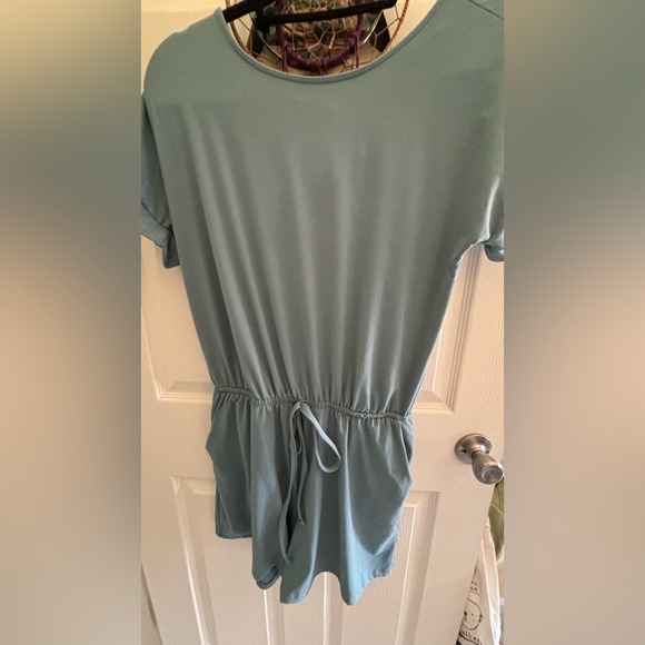 Romper so soft has pockets - Picture 1 of 3